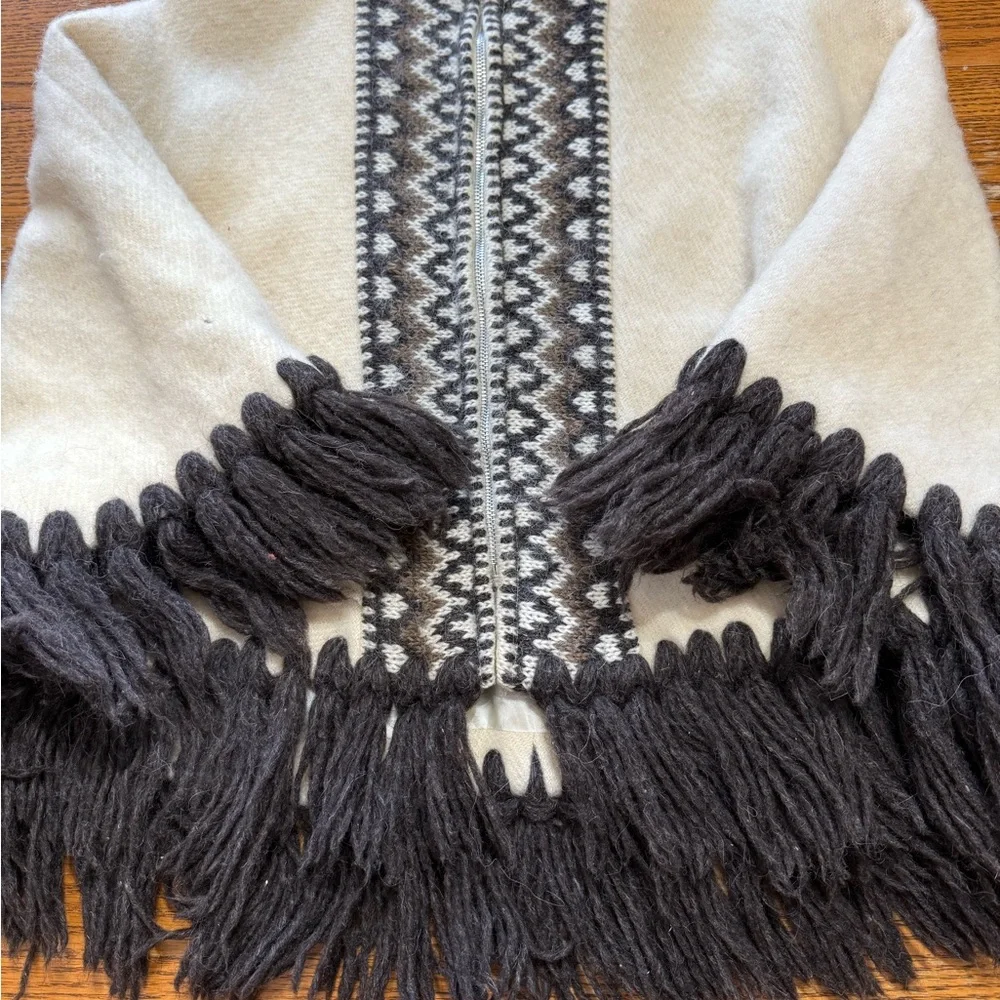 Elegant Black and White Cape Icelandic Design Vintage Small 100% Virgin Wool - Picture 4 of 9